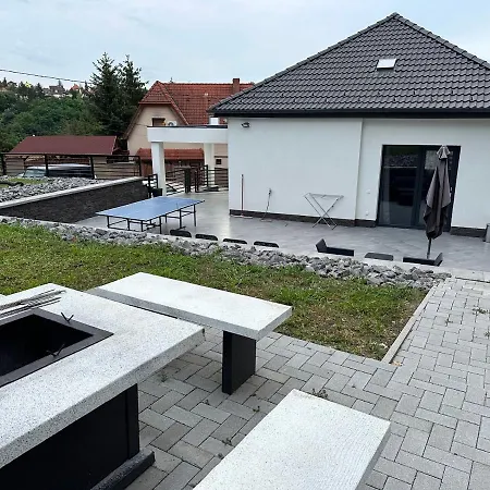 Bianco Apartman *